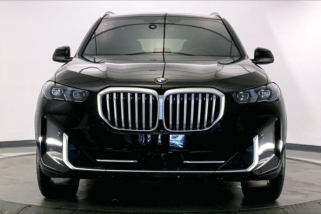 Certified 2026 BMW X5 xDrive40i AWD/4WD image 2