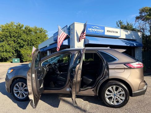 Used 2019 Ford Edge Titanium AWD/4WD image 14