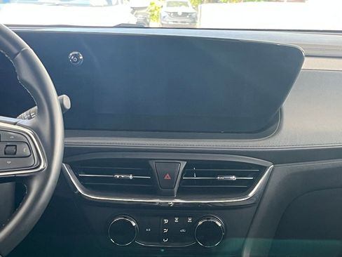 Used 2025 Buick Encore GX Preferred image 17