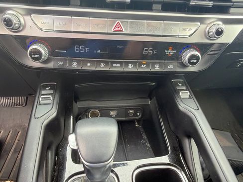 Certified 2024 Kia Telluride S w/ S Sunroof Package AWD/4WD image 22