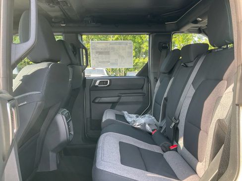 New 2026 Ford Bronco 4-Door w/ Sasquatch Package AWD/4WD image 14