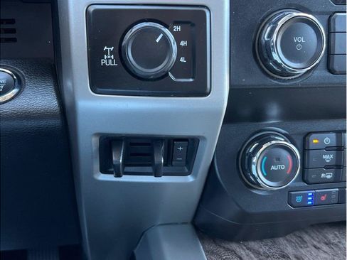 Used 2019 Ford F250 Lariat w/ Lariat Ultimate Package AWD/4WD image 16