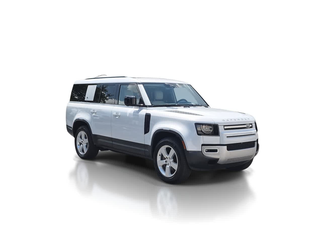 Used 2023 Land Rover Defender 130 SE AWD/4WD image 2