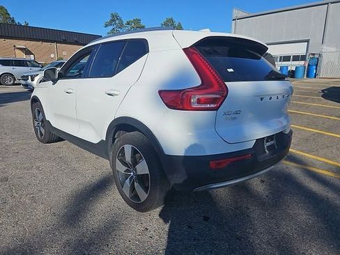 Used 2019 Volvo XC40 T5 Momentum image 11