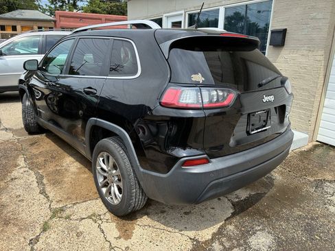 Used 2020 Jeep Cherokee Latitude Plus FWD image 3