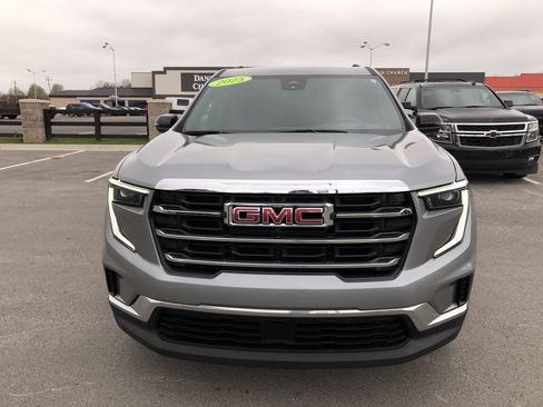 Used 2025 GMC Acadia Elevation image 8