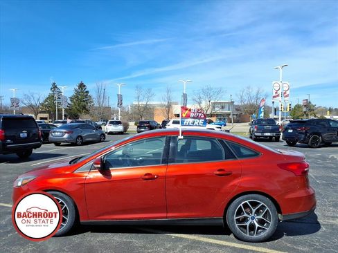 Used 2018 Ford Focus SEL w/ Cold Weather Package FWD image 4