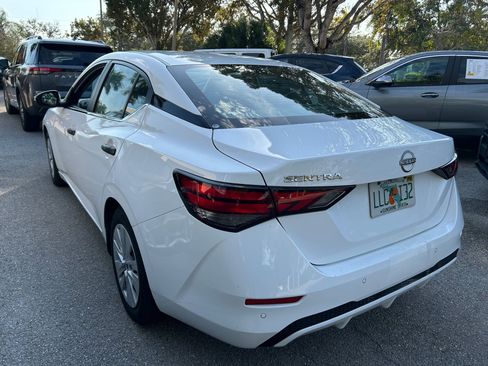 Used 2025 Nissan Sentra S image 23