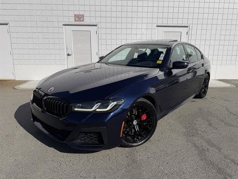 Used 2022 BMW M550i xDrive w/ Premium Package image 1