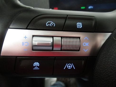Used 2024 Hyundai Kona SEL FWD image 21