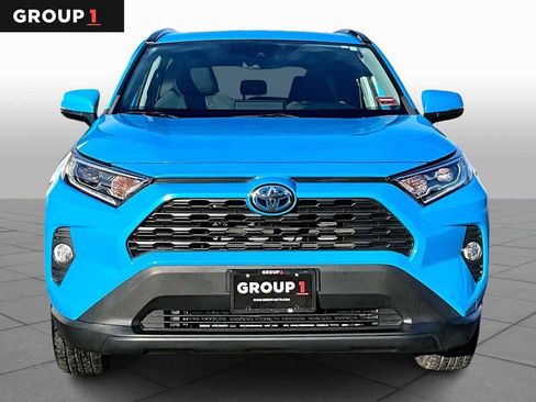 Used 2020 Toyota RAV4 XLE w/ Convenience Package image 4