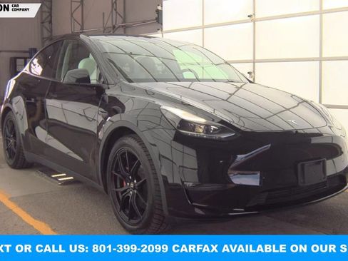 Used 2023 Tesla Model Y Long Range image 9