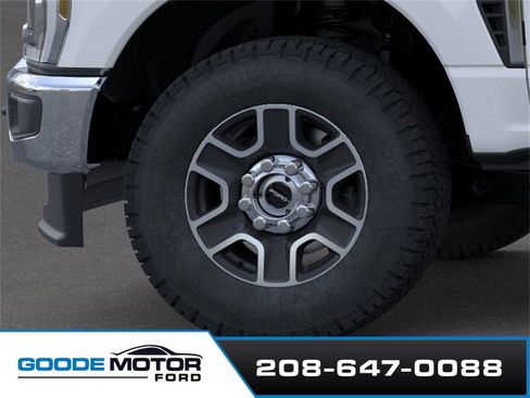 New 2025 Ford F350 Lariat w/ FX4 Off-Road Package image 19