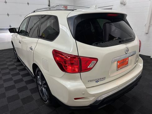 Used 2019 Nissan Pathfinder Platinum AWD/4WD image 8