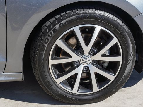 Used 2017 Volkswagen Jetta SE FWD image 10