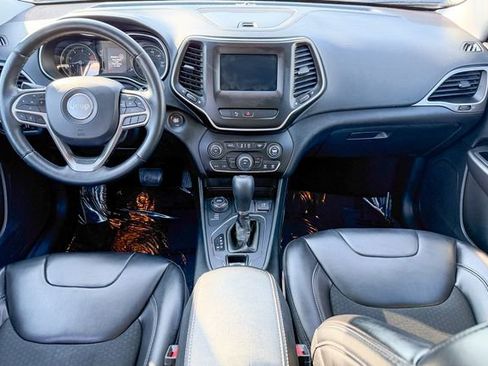 Used 2020 Jeep Cherokee Latitude Plus w/ Cold Weather Group image 25