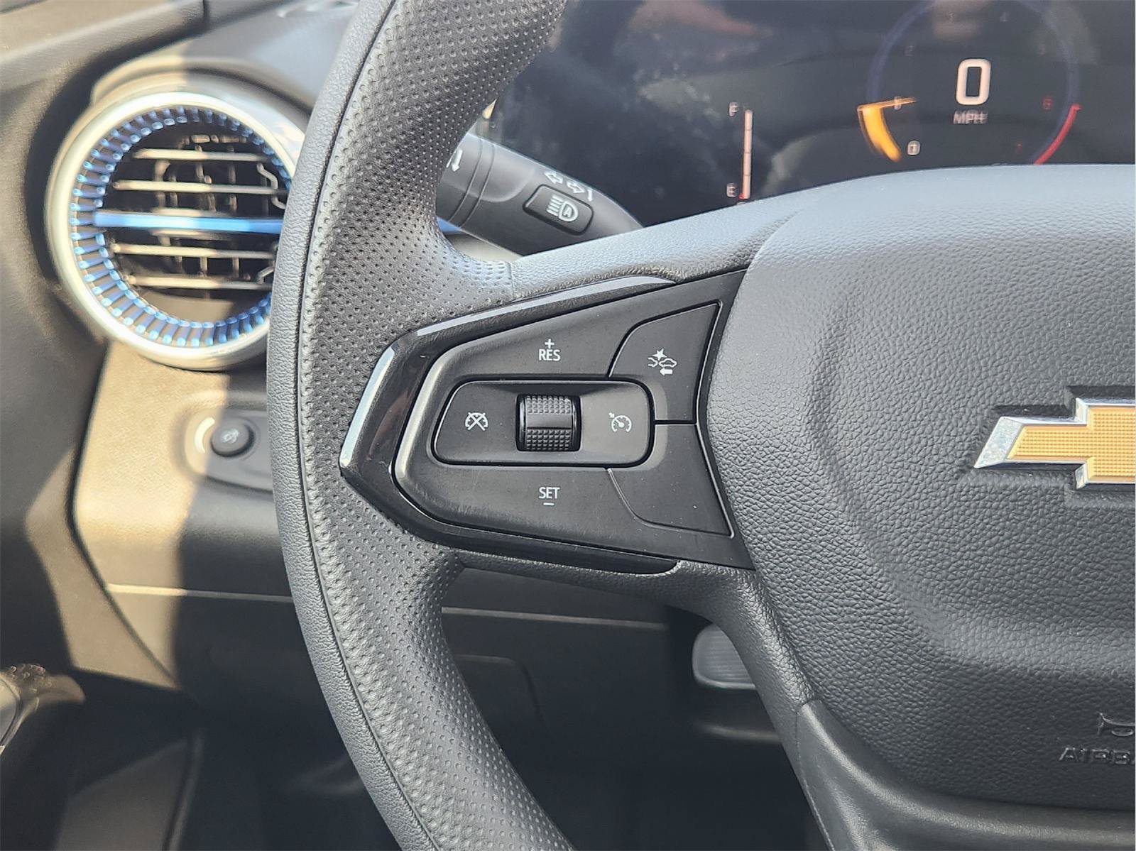 Used 2024 Chevrolet Trax LT FWD image 28