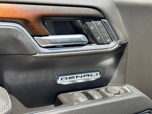 Used 2025 GMC Sierra 1500 Denali w/ Denali Reserve Package AWD/4WD image 29