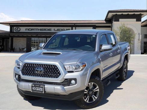 Used 2019 Toyota Tacoma TRD Sport w/ Technology Package image 1