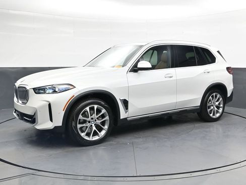 Used 2024 BMW X5 xDrive40i w/ Premium Package AWD/4WD image 7