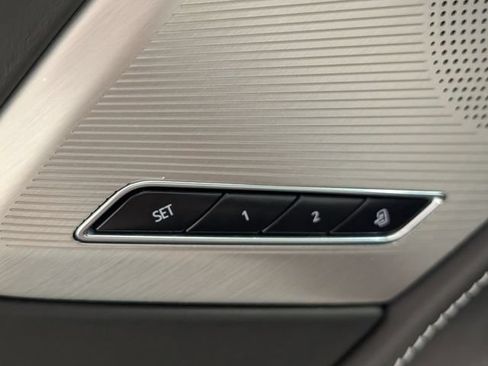 Used 2022 Chevrolet Corvette Stingray Premium Conv w/ Z51 Performance Package RWD image 10