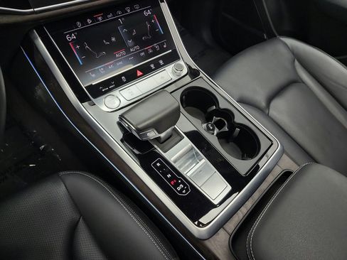 Used 2019 Audi Q8 Prestige w/ Adaptive Chassis Package image 12