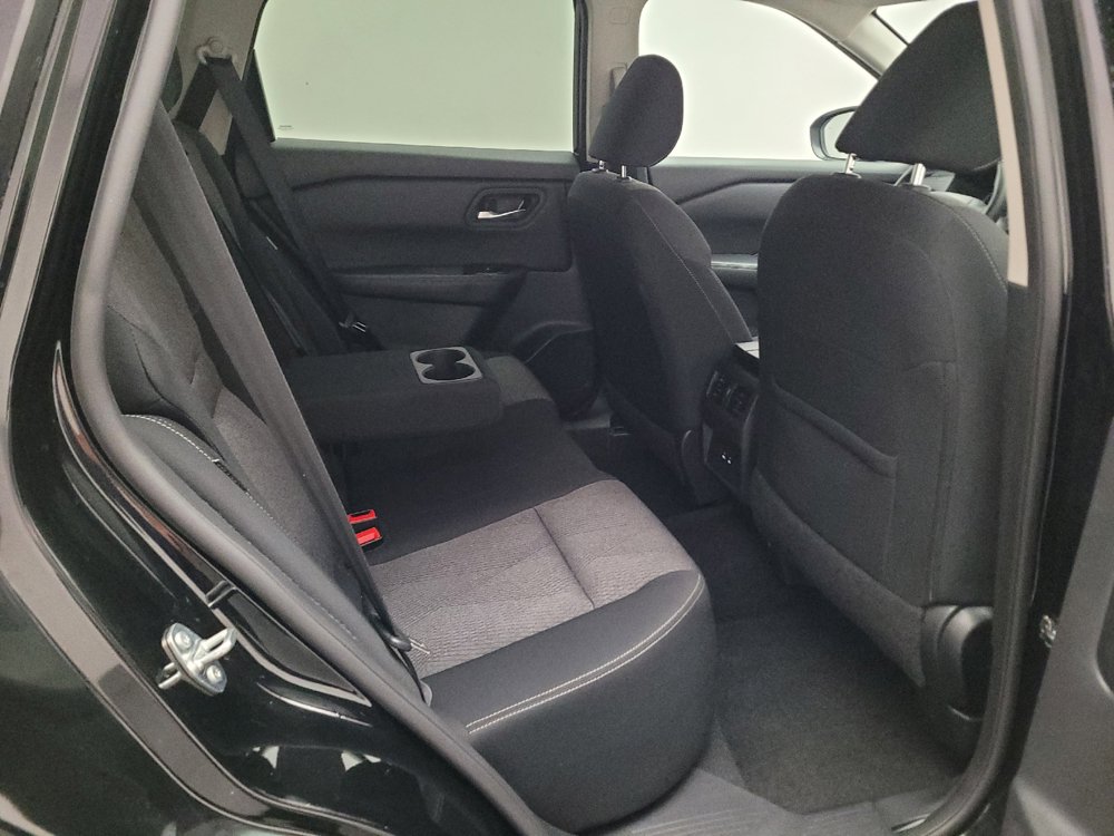 Used 2025 Nissan Rogue SV FWD image 19