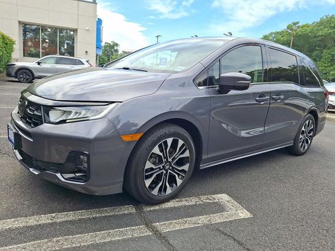 Certified 2025 Honda Odyssey Elite image 3