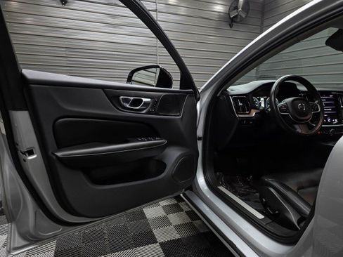 Used 2022 Volvo S60 B5 Inscription FWD image 32