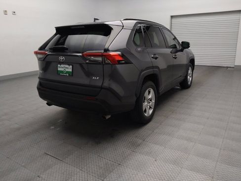 Used 2020 Toyota RAV4 XLE w/ Convenience Package image 9
