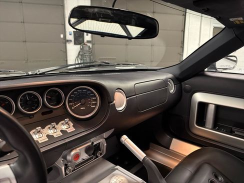 Used 2006 Ford GT RWD image 21