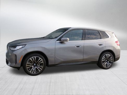 New 2025 BMW X3 xDrive30i w/ Convenience Package image 2