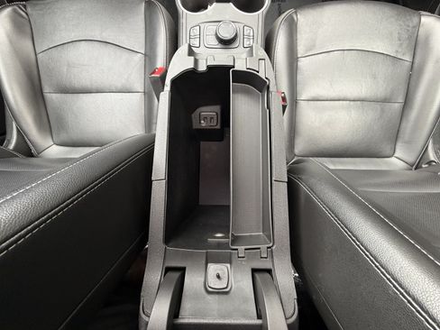 Used 2022 GMC Terrain SLT AWD/4WD image 25