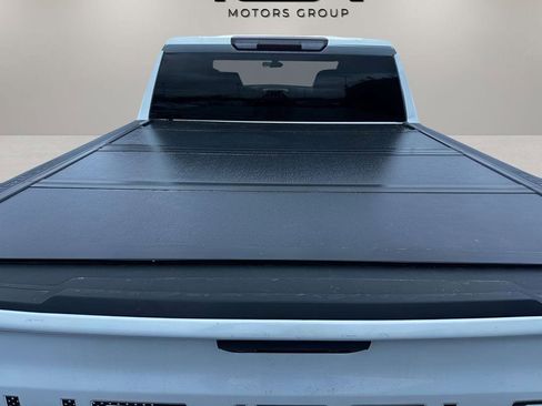 Used 2019 Chevrolet Silverado 1500 LT w/ Remote Start Package image 11