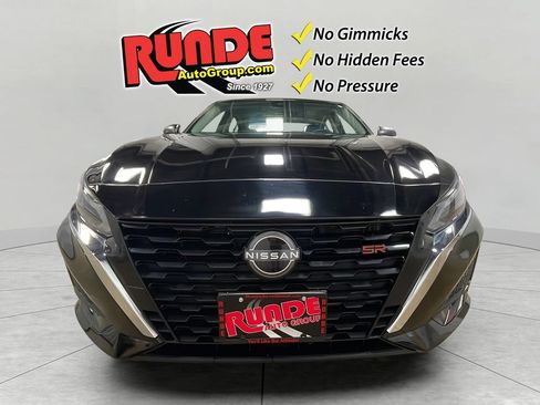 Used 2024 Nissan Altima 2.5 SV FWD image 16