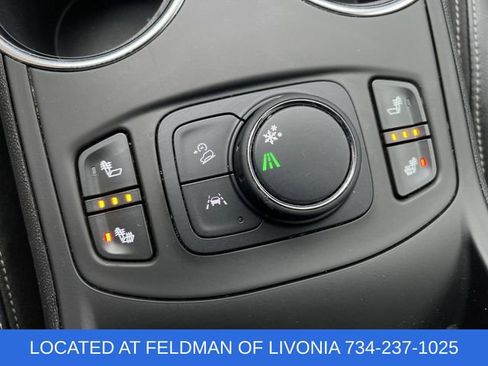 Certified 2024 GMC Terrain SLT image 34