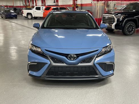 Used 2023 Toyota Camry SE w/ Cold Weather Package image 3