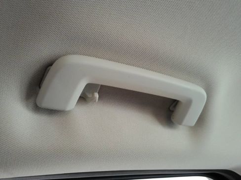 Used 2017 Ford Escape SE w/ SE Sport Appearance Package image 26