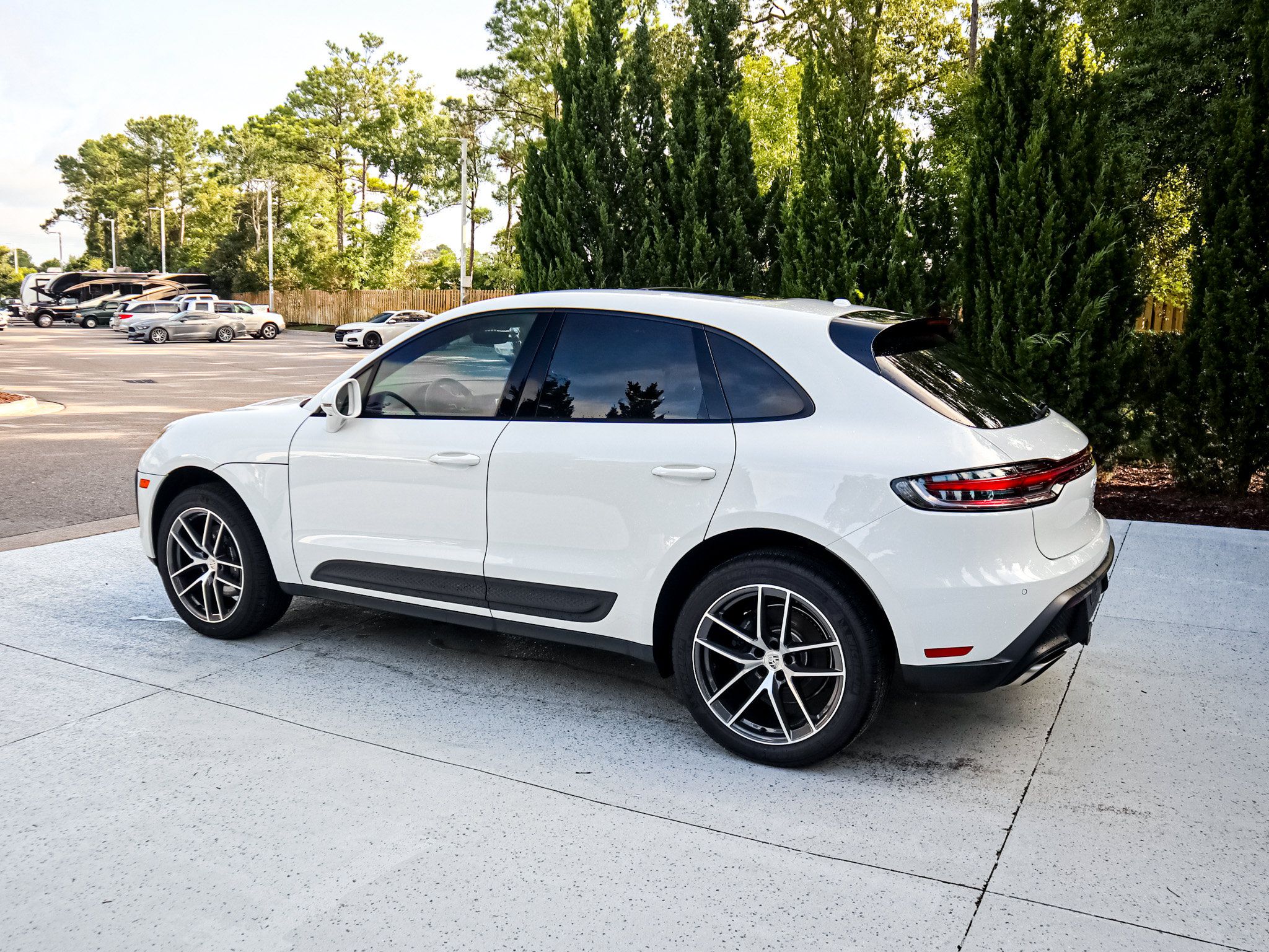 Used 2026 Porsche Macan AWD/4WD image 7