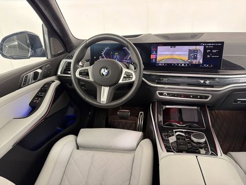 Used 2026 BMW X7 xDrive40i w/ M Sport Package image 26