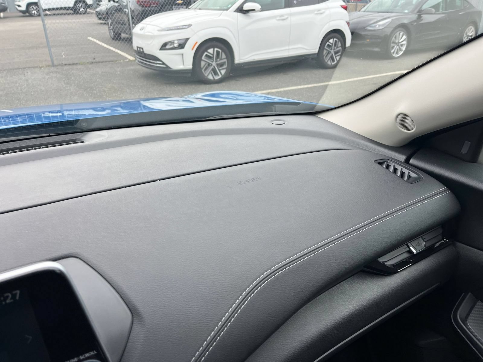 Used 2025 Nissan Sentra SV FWD image 33