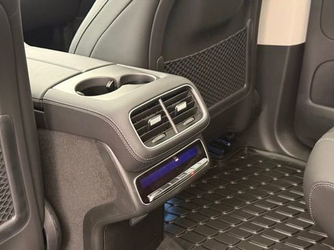 New 2026 Mercedes-Benz GLS 450 4MATIC image 19