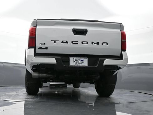 Certified 2024 Toyota Tacoma TRD Off-Road w/ TRD Off Road Premium Package AWD/4WD image 29