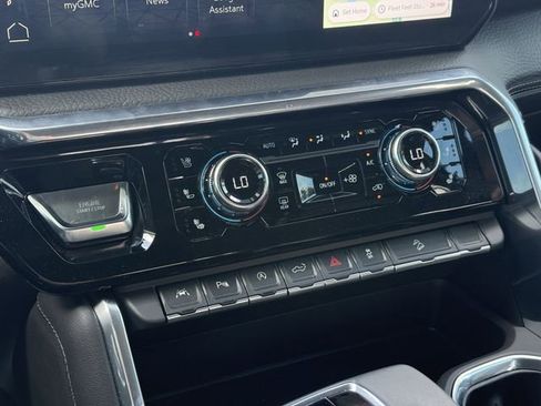 Used 2025 GMC Sierra 1500 Denali AWD/4WD image 27