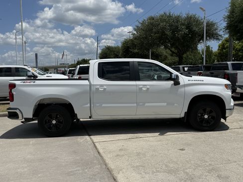 Used 2025 Chevrolet Silverado 1500 LT AWD/4WD image 3
