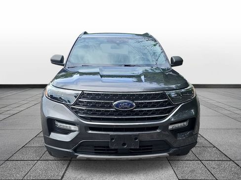Certified 2020 Ford Explorer XLT w/ Equipment Group 202A AWD/4WD image 2