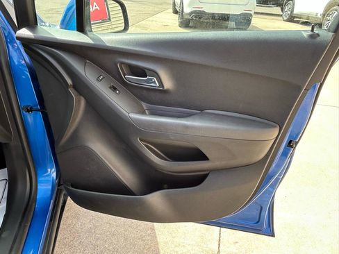 Used 2015 Chevrolet Trax LT w/ LT Plus Package FWD image 16