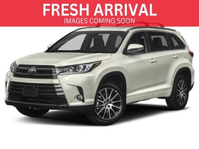 Used 2019 Toyota Highlander SE