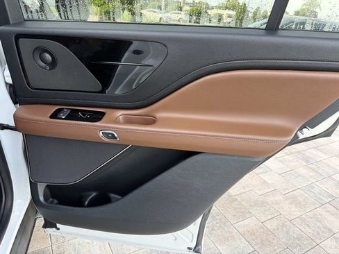 Used 2023 Lincoln Aviator Reserve w/ Equipment Group 201A RWD image 22