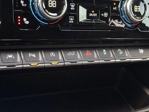 Used 2023 GMC Sierra 1500 AT4 w/ AT4 Preferred Package image 25